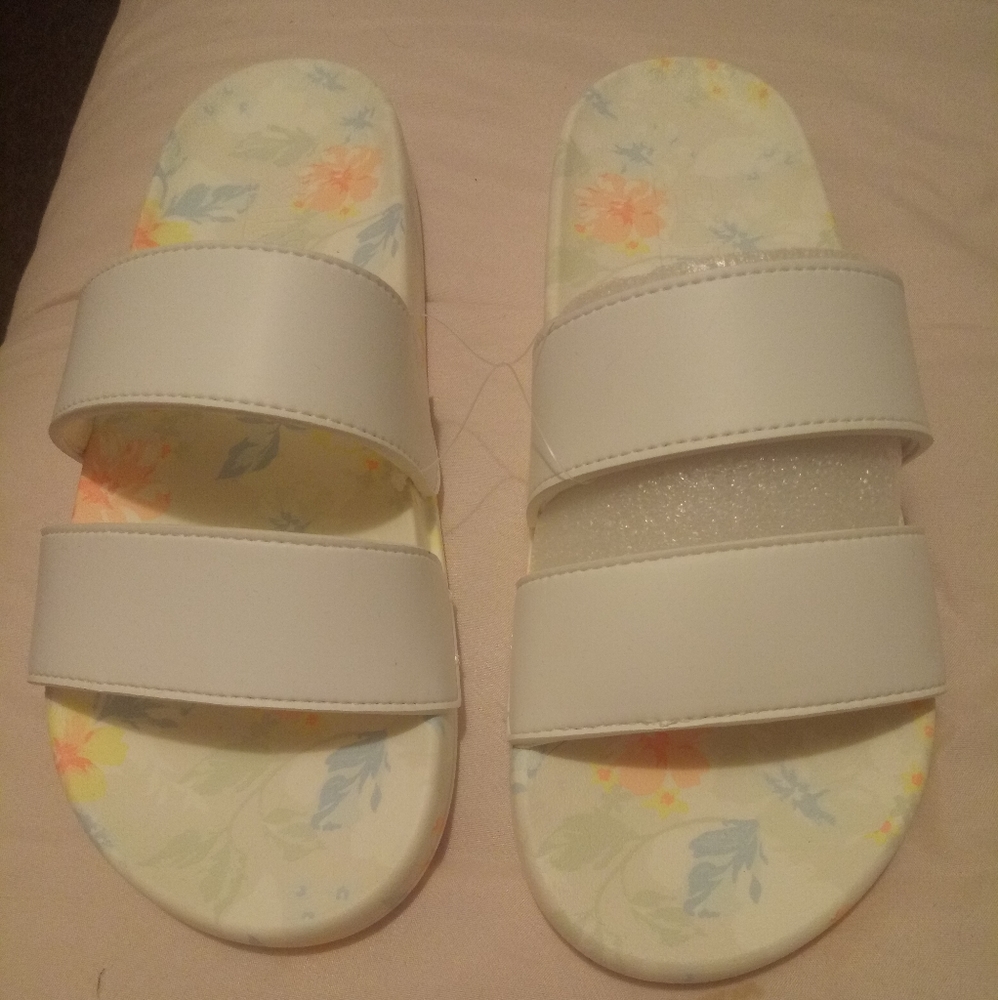 Pink slides size medium